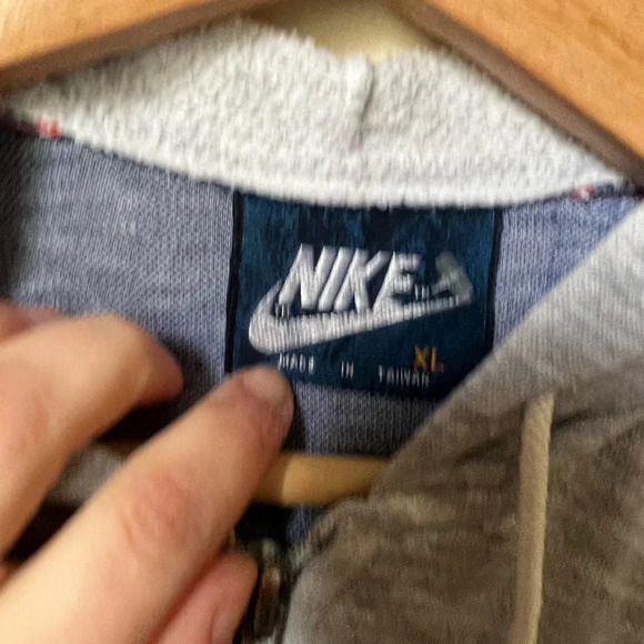 Vintage Nike Blue Tag Made in Taiwan Zip Up Jacket, size XL - Picture 11 of 12